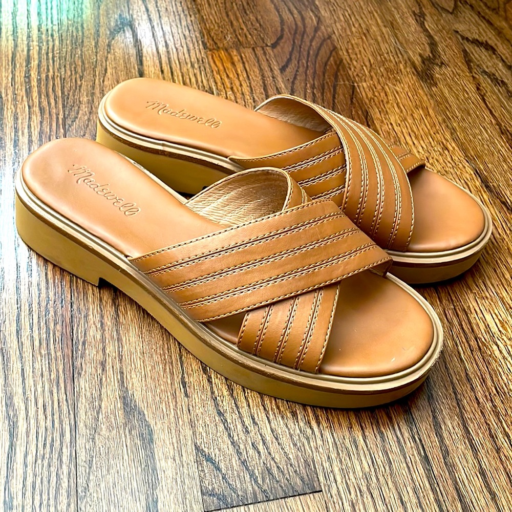 Platform cross cross sandal